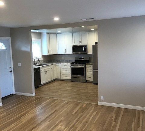 4th image of 2873 W Bridgeport Ave