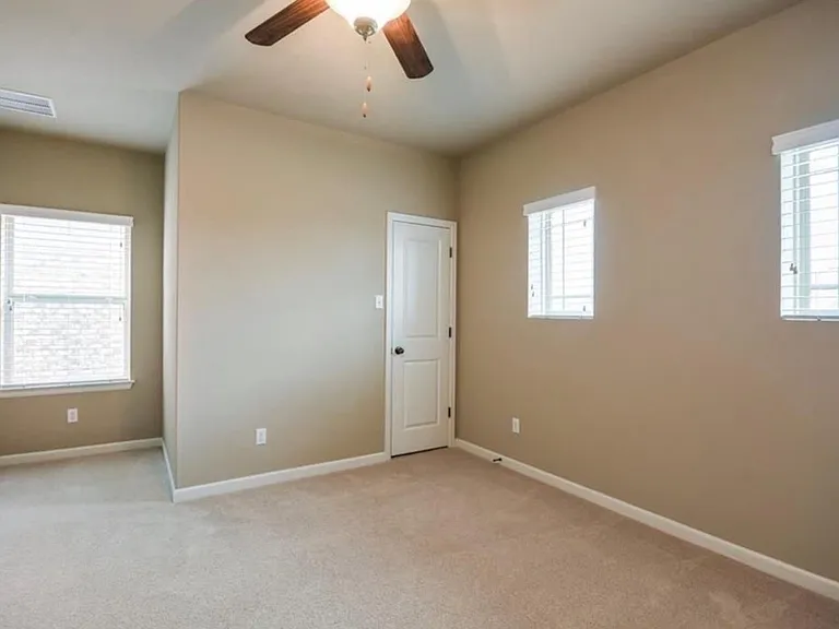 213 Simmons Dr — Photo 29