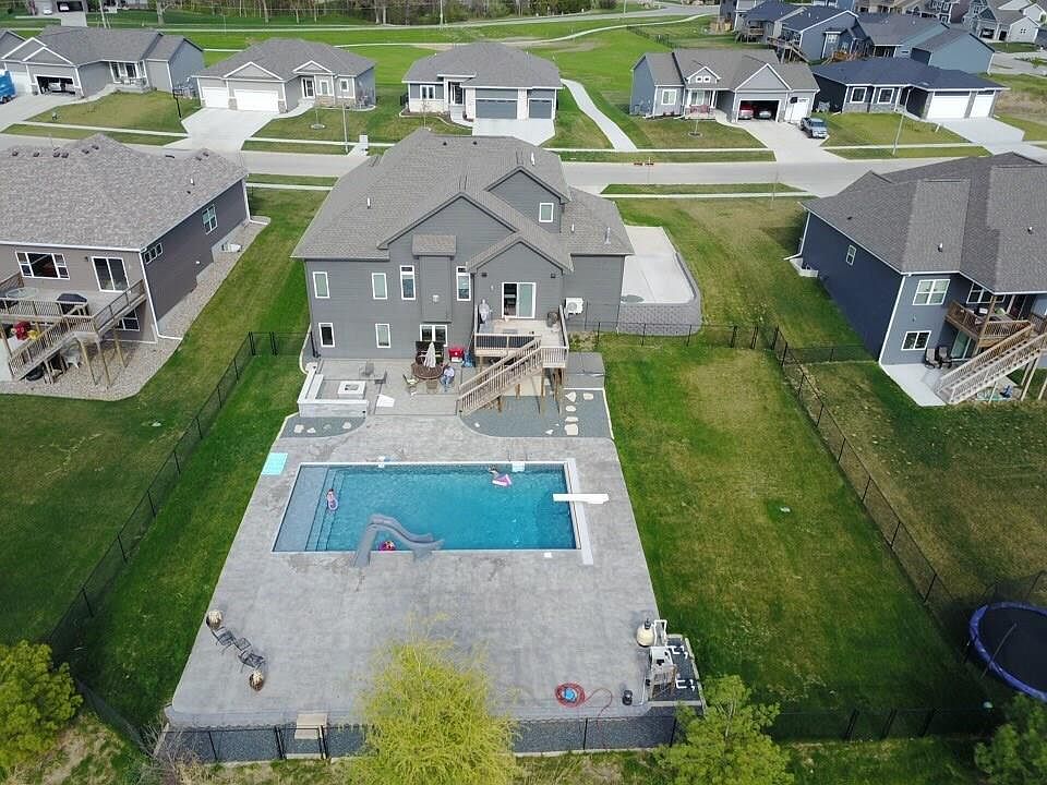 1st image of 600 Lost Lake Dr