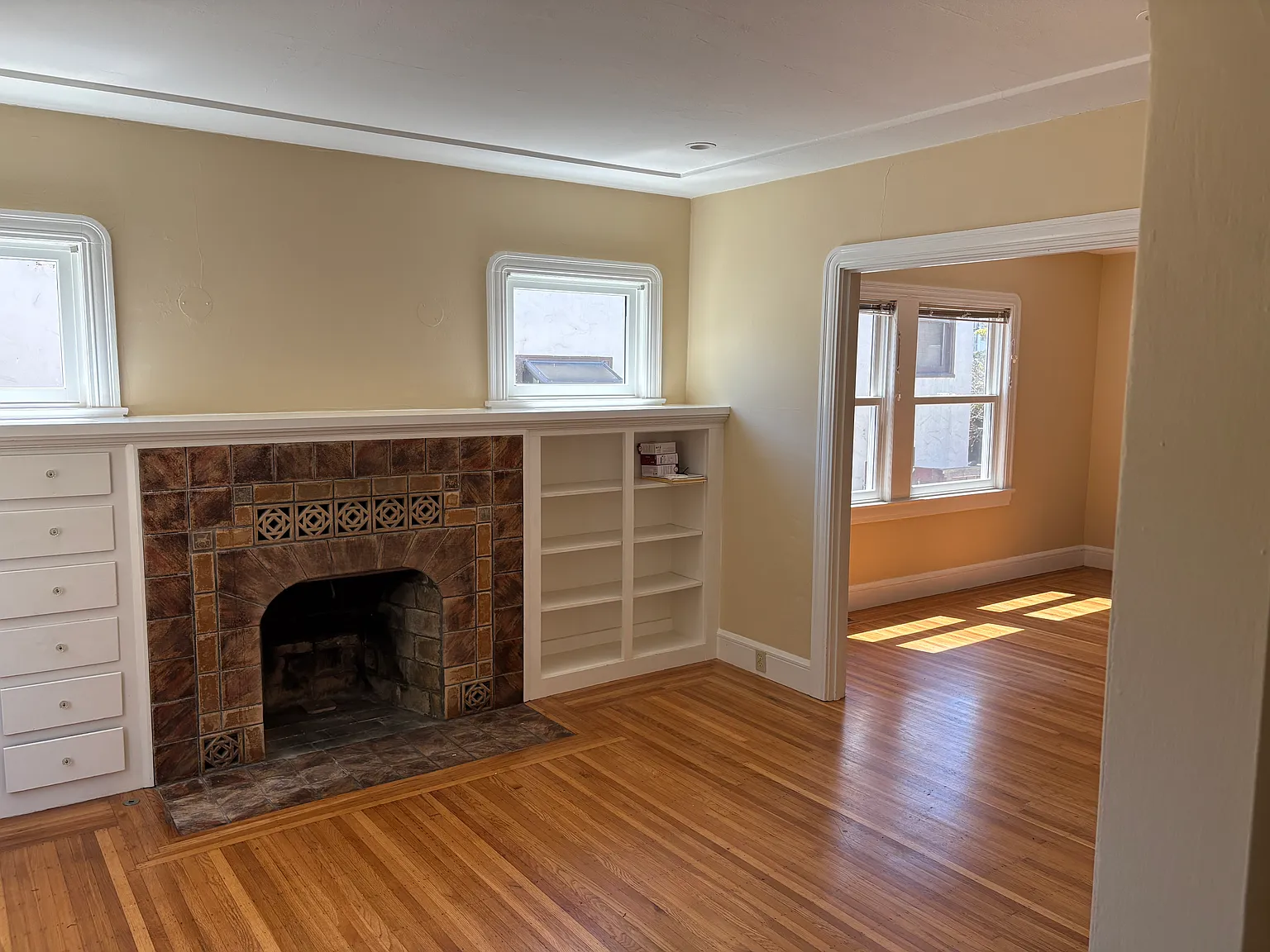 2 bed, 1095 sqft, $4,300 — Photo 3