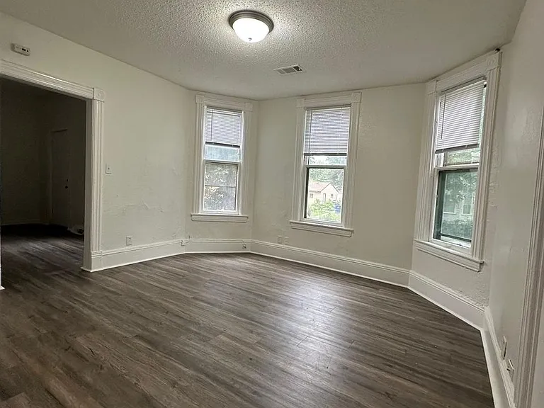 782 Case Ave E — Photo 1