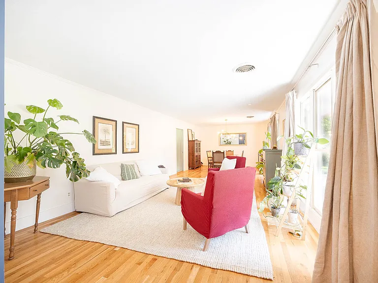 1835 Hillview Dr — Photo 9