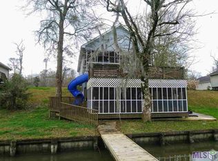 21126 Diversion Canal Rd, Saint Amant, LA 70774