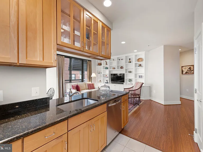 1200 N Hartford St #601 — Photo 4