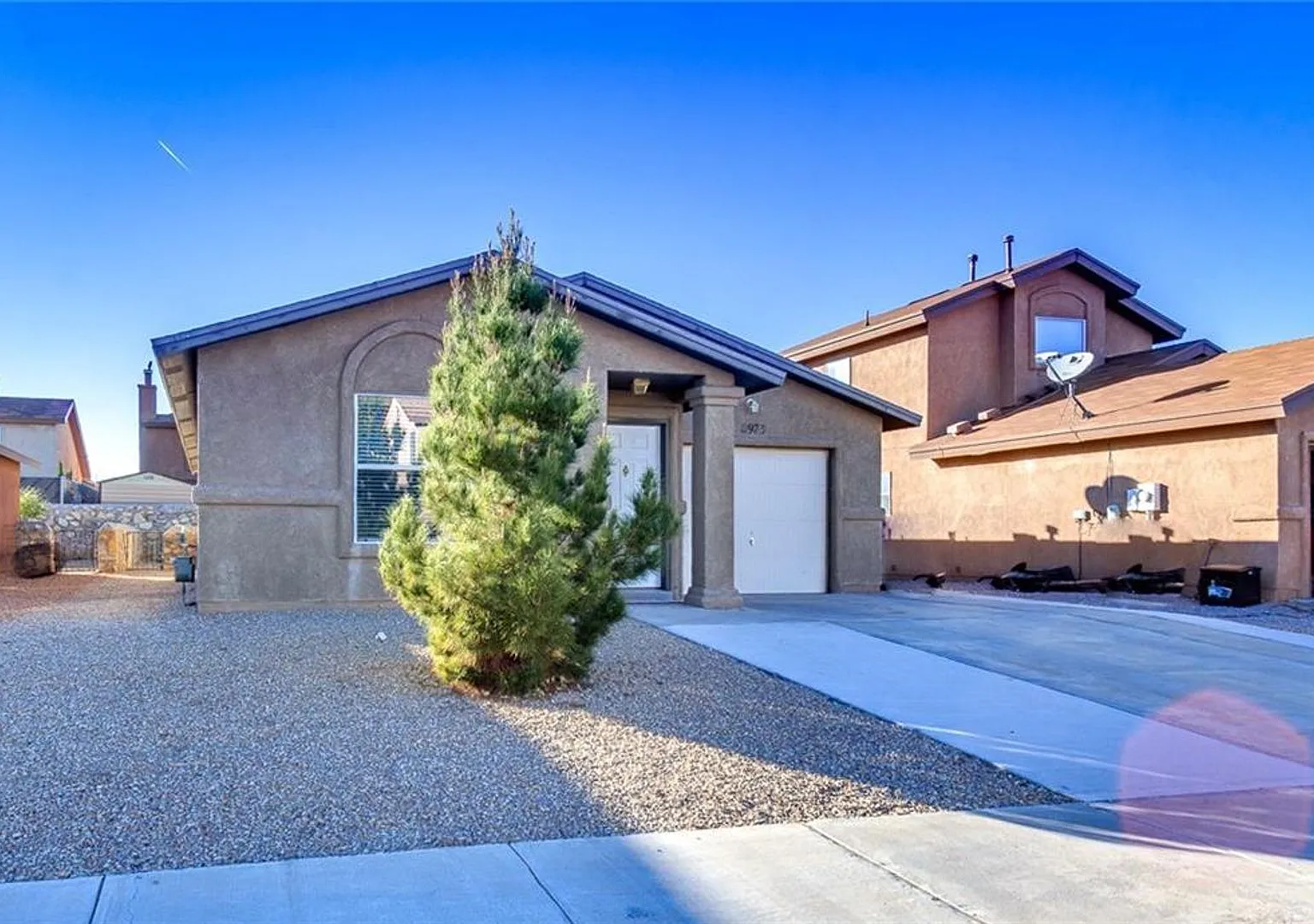1 Story Home in Mesquite Hills with 3 Beds 2 Baths and Single Car Garage — Photo 4