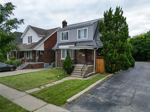 2131 Lincoln Rd, Windsor, ON N8W 2P9