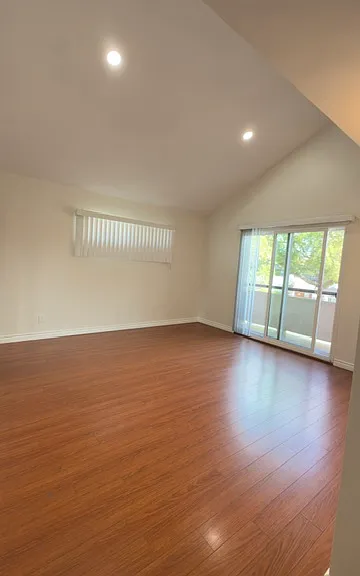 717 W Milford St #101 — Photo 15