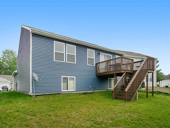 2nd image of 632 N Cygnet Lake Dr