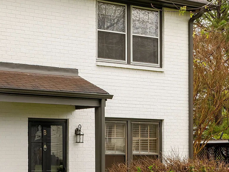 509 Alexander Dr — Photo 3