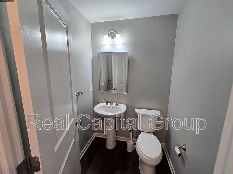 2 Old Tower Ln #C — Photo 4