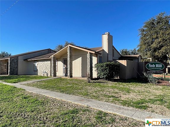 3rd image of 1051 Country Club Dr #A1