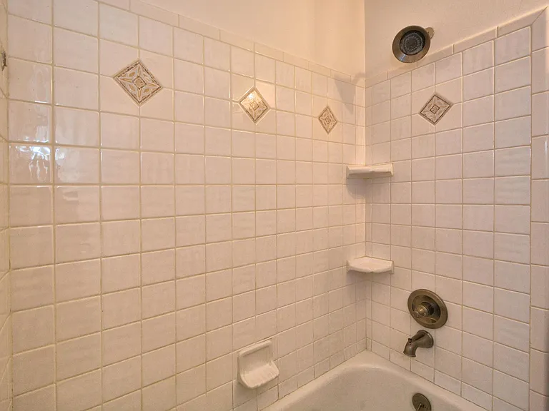 109 Edgemont Dr — Photo 39