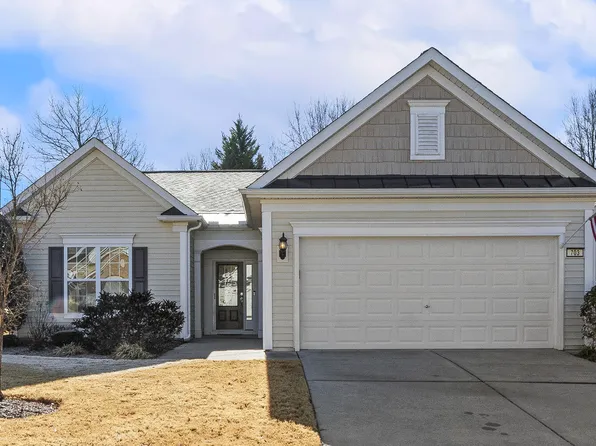 703 Nevins Pl, Cary, NC 27519