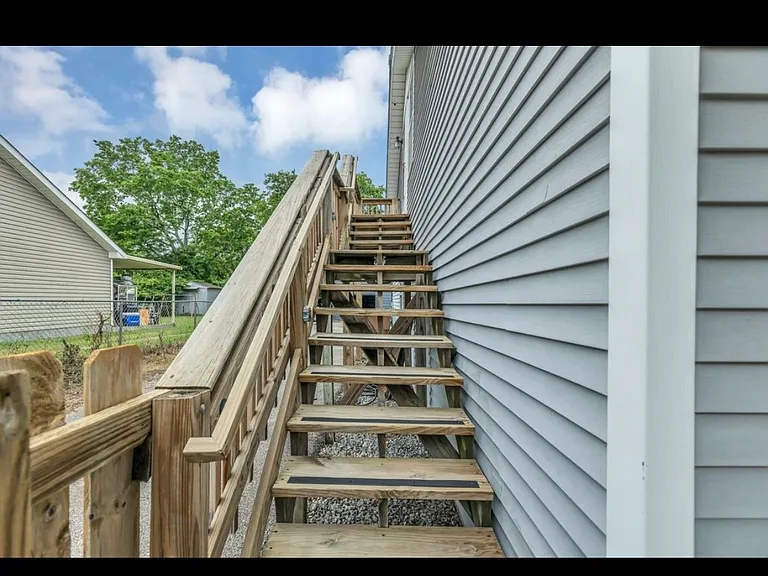 519 Snyder Ave #B — Photo 2