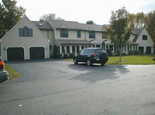 1 Berry Ln APT A, Sunderland, MA 01375