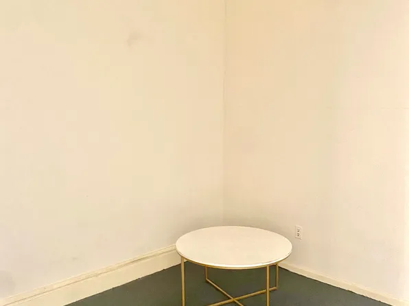 807 Willow Avenue image 2 of 6