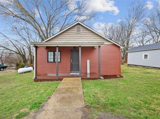 906 Dunklin St, Potosi, MO 63664