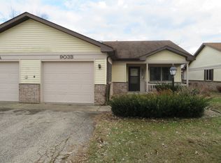 903 Village Ln #B, Sterling, IL 61081