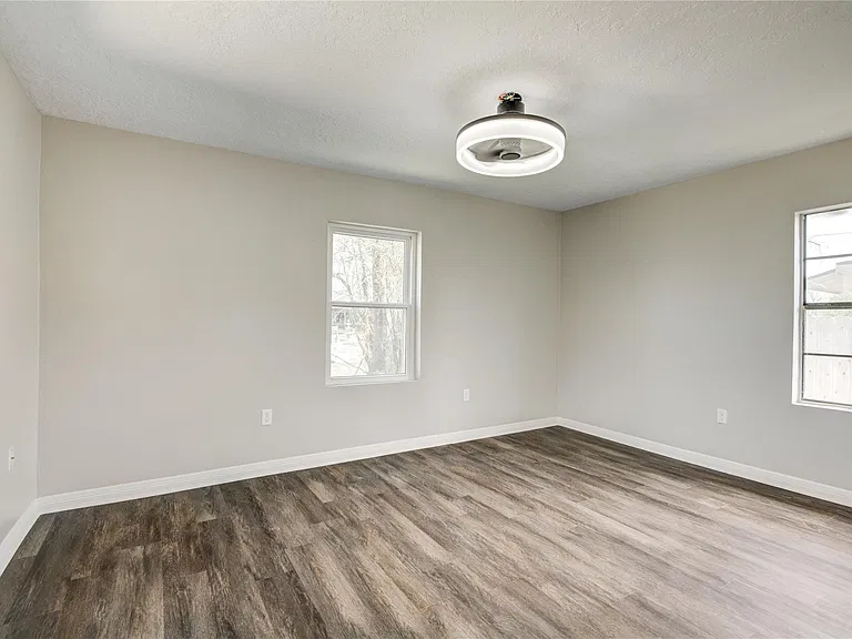 418 S Kansas St — Photo 25