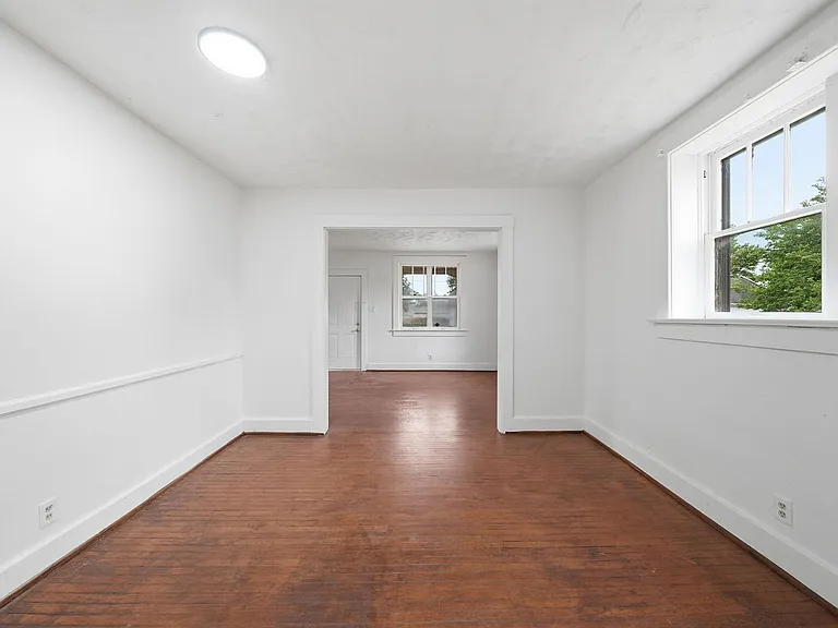 1211 Emily St — Photo 18