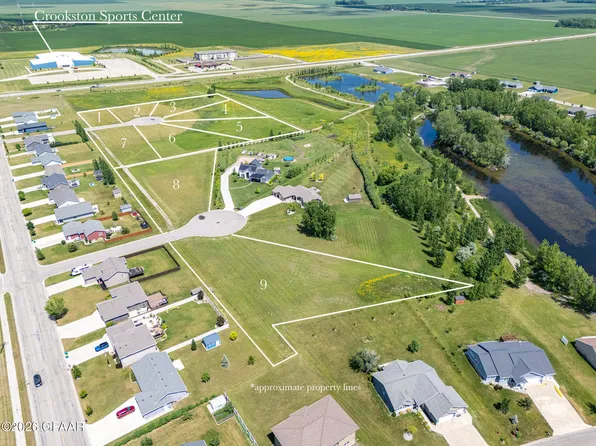 109 Nature Cv, Crookston, MN 56716