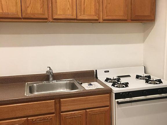 4th image of 3075 N Davlin Ct