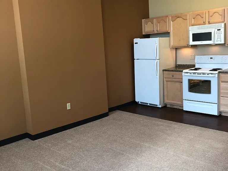 1300 Main St — Photo 3