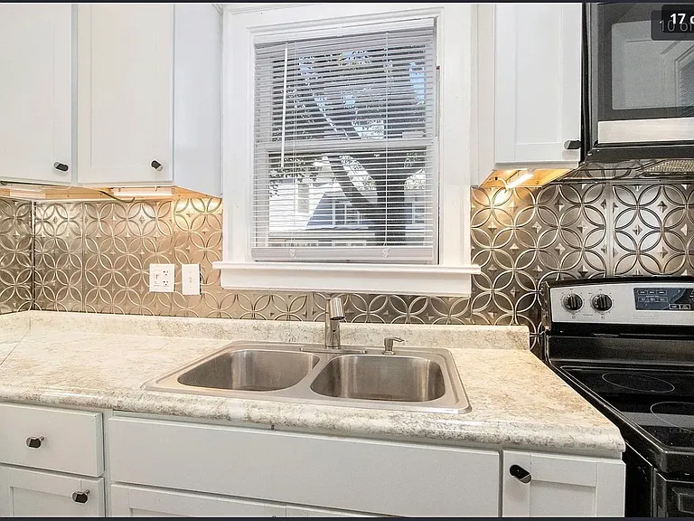 211 Burnham Dr — Photo 20
