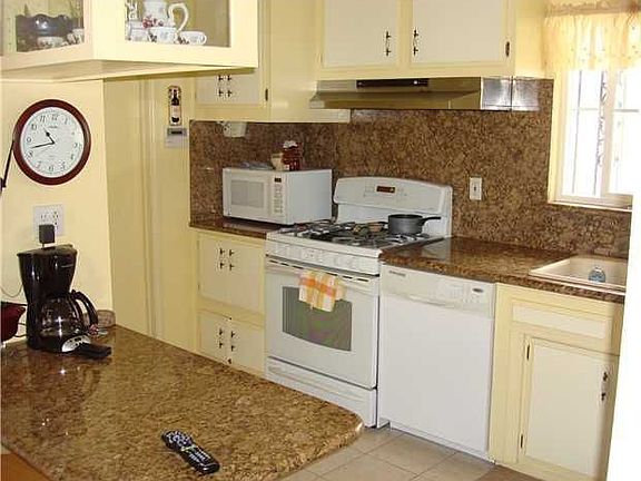 3rd image of 6075 Scripps St