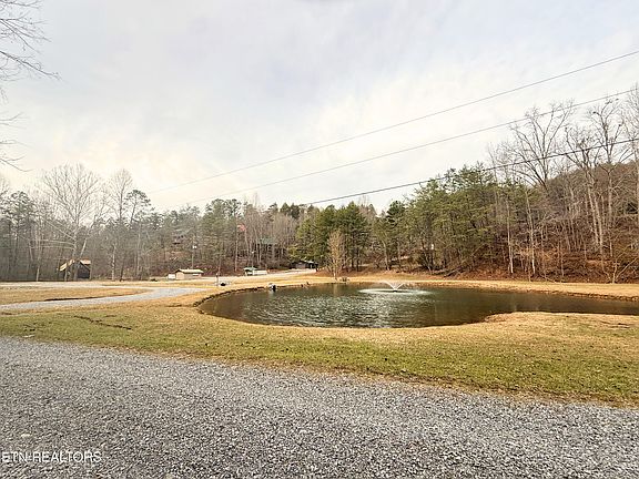 5th image of Lakeview Dr