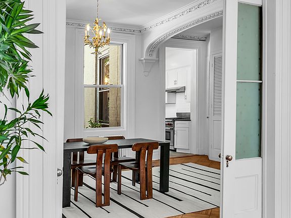5th image of 459 W 24th St #Prl