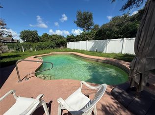 9085 ARNDALE CIRCLE, TAMPA, FL 33615