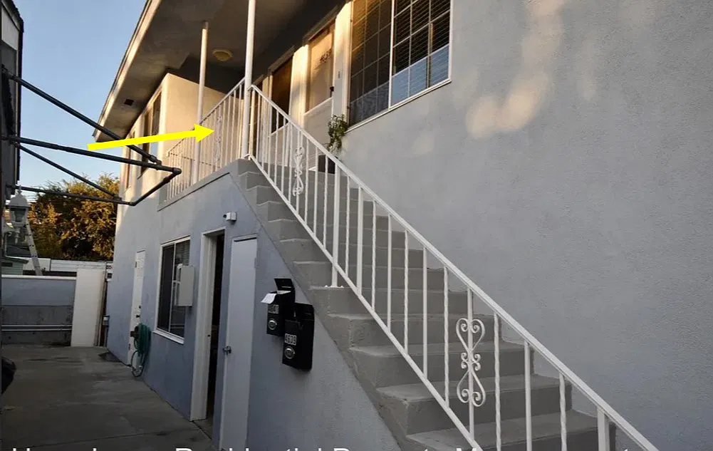 4635 Edgeware Road - 4641 — Photo 2