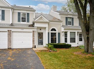 1525 Crab Tree Dr, Westmont, IL 60559