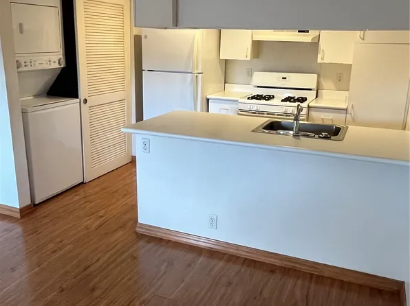 91-1059 Puamaeole St APT 5W, Ewa Beach, HI 96706