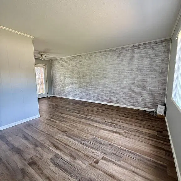 380 S Daleville Ave #F — Photo 3
