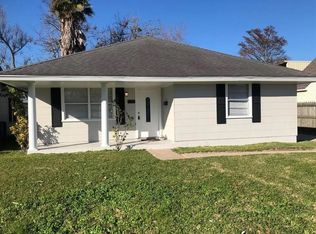806 Royal Ave, Port Neches, TX 77651