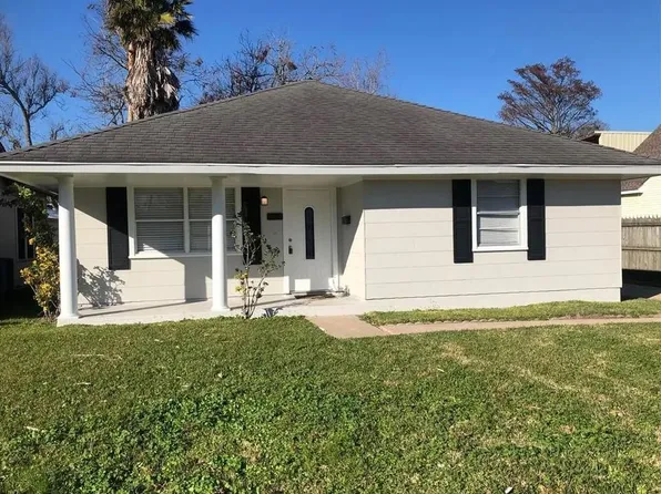 806 Royal Ave, Port Neches, TX 77651