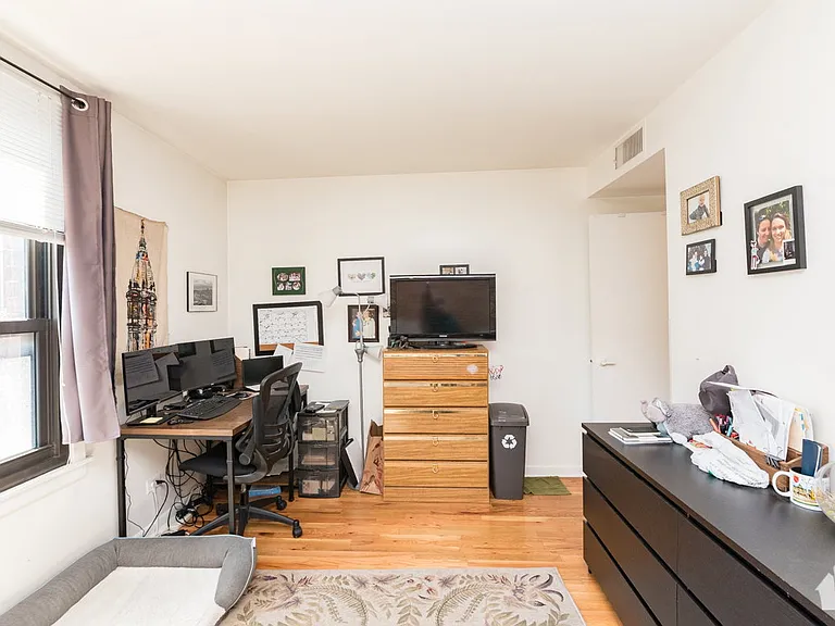 803 W Oakdale Ave #2 — Photo 8