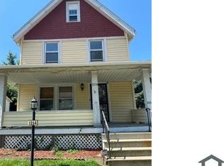 1354 Penhurst Rd, Cleveland, OH 44110