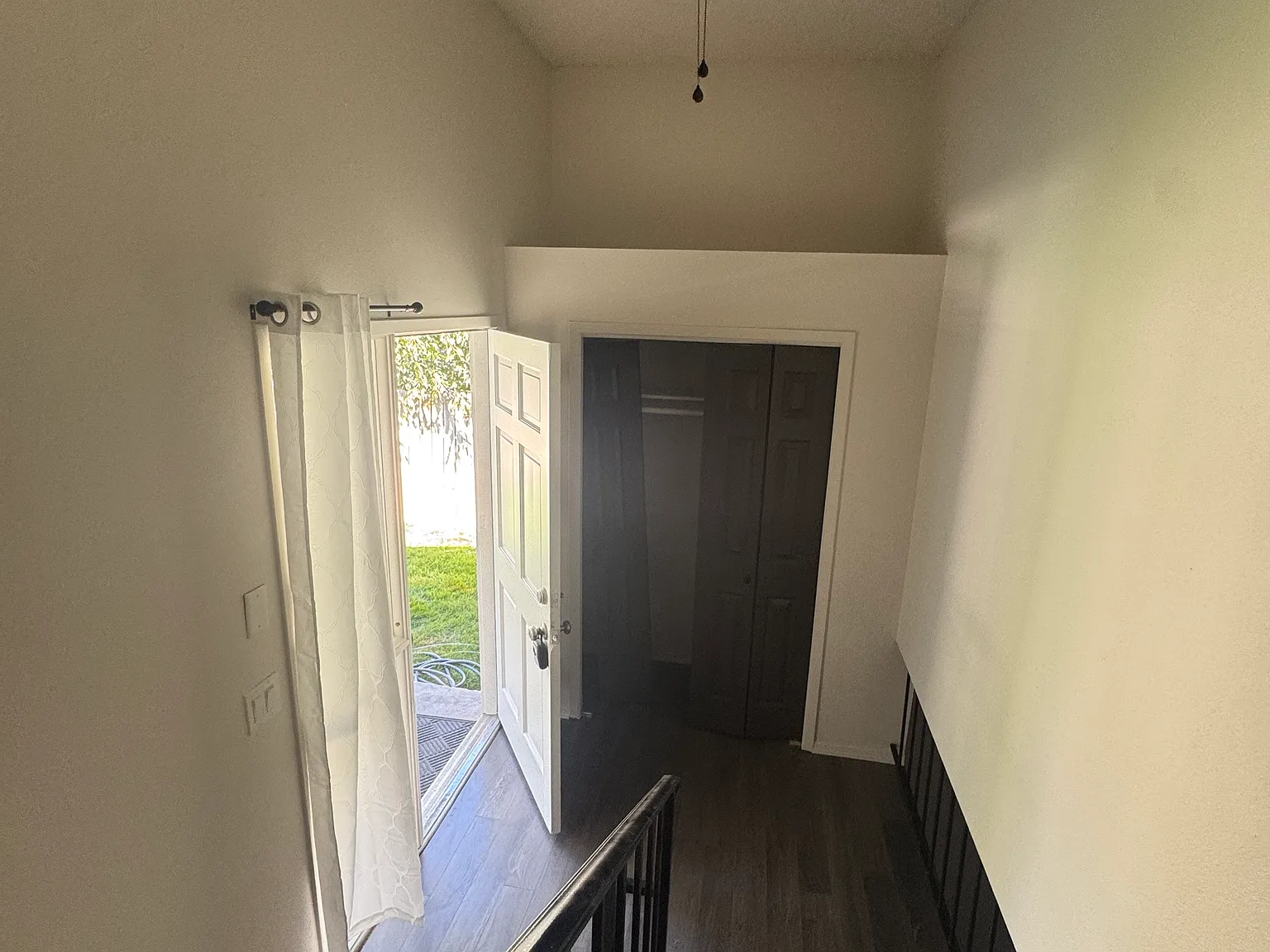 2 bed, 2.5 bath, 2029 sqft, $1,700 — Photo 3