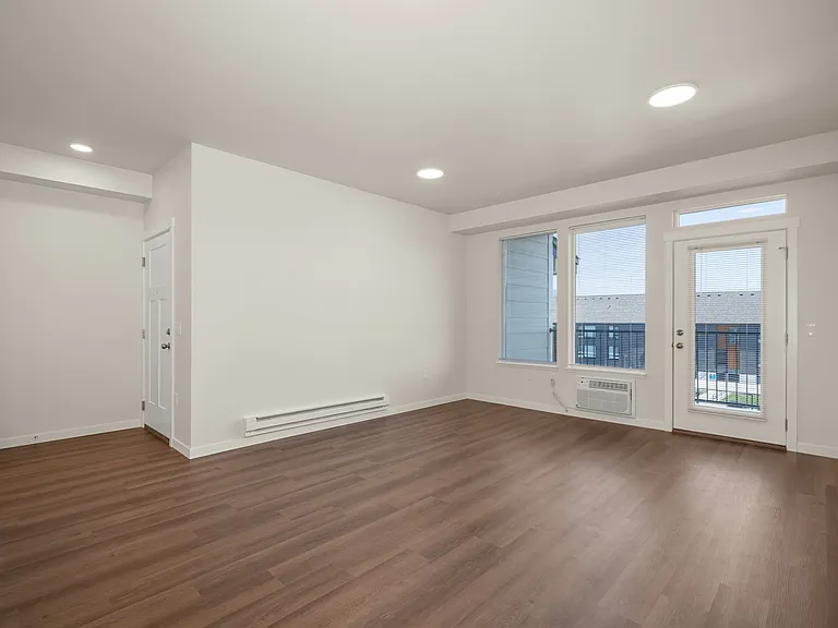 Rivers Edge Apartments — Photo 93
