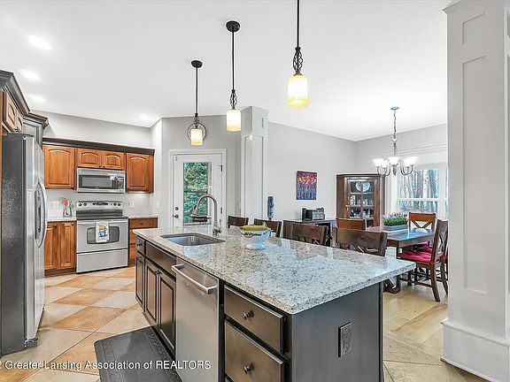 5th image of 4360 Chancellor Dr