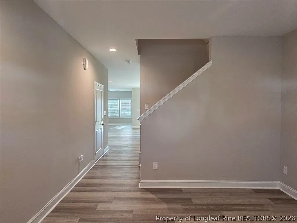 3 bed, 2.5 bath, 1978 sqft, $1,975 — Photo 4