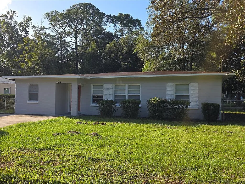 4 bed, 2.0 bath, 1034 sqft, $1,625 — Photo 1