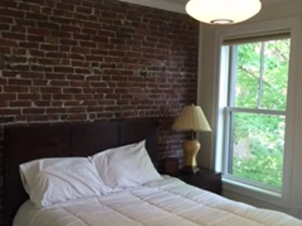 34 Fellsway W #4, Somerville, MA 02145