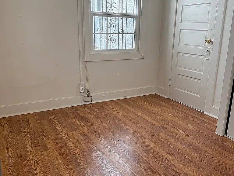 1326 N Serrano Ave — Photo 7