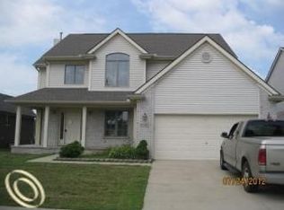 8345 Opal Dr, Westland, MI 48185