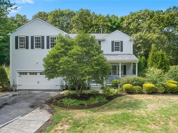 364 Orchard Woods Dr N, Saunderstown, RI 02874
