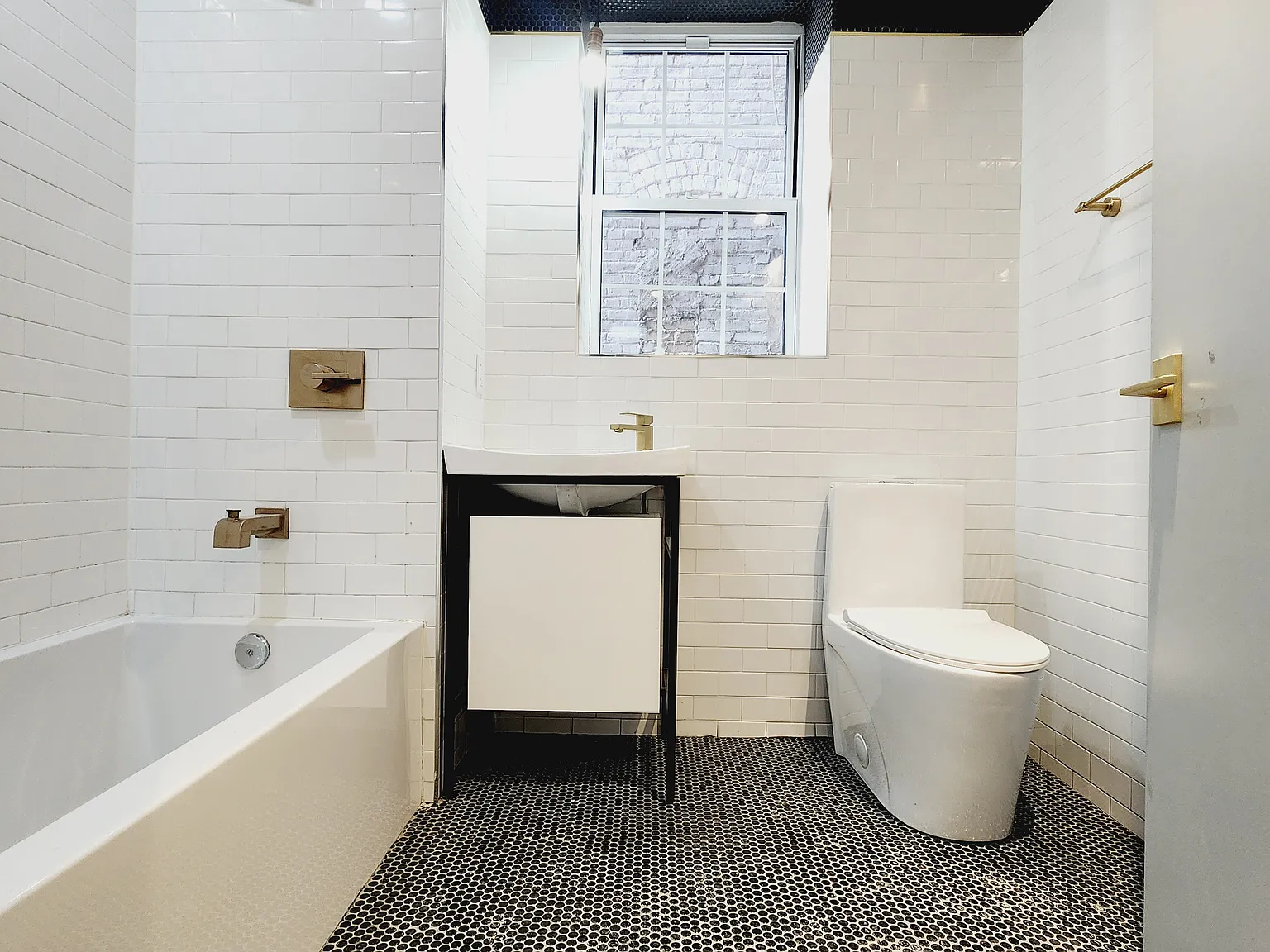 2 bed, 800 sqft, $2,650 — Photo 4